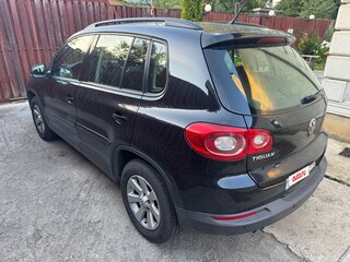 2010 Volkswagen Tiguan I, чёрный, 1300000 рублей, вид 5