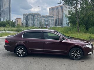 2011 Skoda Superb DSG II, красный, 750000 рублей, вид 4
