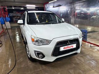 2014 Mitsubishi ASX I Рестайлинг, белый, 1000000 рублей, вид 2