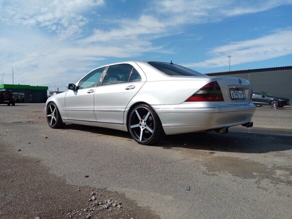 2000 Mercedes-Benz S-Класс 320 Long IV (W220), серебристый - вид 16