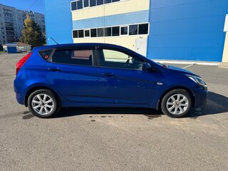 2013 Hyundai Solaris I, синий, 760000 рублей, вид 4