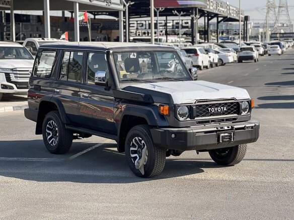 2026 Toyota Land Cruiser 76 70 Series Рестайлинг 2, чёрный - вид 2
