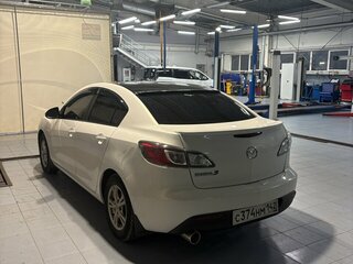 2011 Mazda 3 II (BL) Рестайлинг, белый, 779000 рублей, вид 4