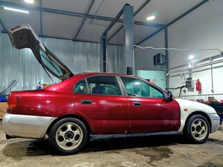 1996 Mitsubishi Carisma I, пурпурный, 145000 рублей, вид 3