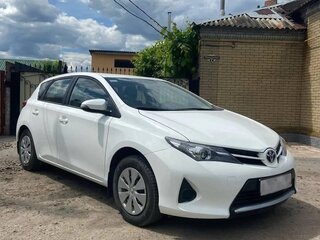 2013 Toyota Auris II, белый, 1550000 рублей, вид 1