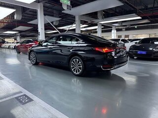 2026 Lexus ES 200 VII Рестайлинг 2, чёрный, 4880000 рублей, вид 4