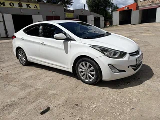 2014 Hyundai Elantra V (MD) Рестайлинг, белый, 650000 рублей, вид 3