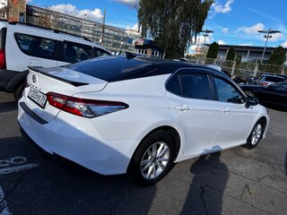 2021 Toyota Camry VIII (XV70), белый, 2495000 рублей, вид 2