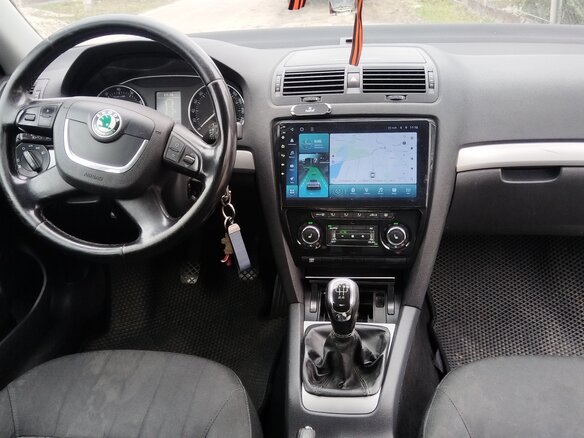 2010 Skoda Octavia II (A5) Рестайлинг, серый, 500000 рублей - вид 14