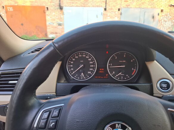 2012 BMW X1 20d I (E84) Рестайлинг, коричневый, 1470000 рублей - вид 11