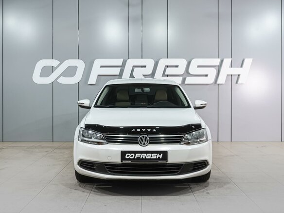2014 Volkswagen Jetta VI, белый - вид 2