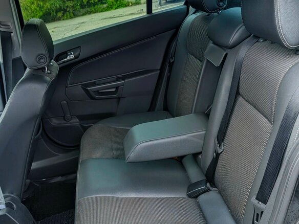 2008 Opel Astra H Рестайлинг, чёрный, 379000 рублей - вид 9