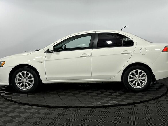 2013 Mitsubishi Lancer X Рестайлинг, белый, 960000 рублей - вид 8