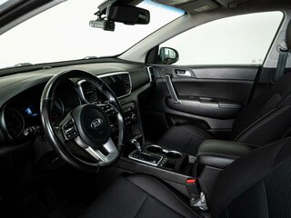 2021 Kia Sportage IV Рестайлинг, белый, 2210000 рублей, вид 5