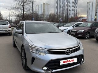 2015 Toyota Camry VII (XV50) Рестайлинг, серебристый, 1550000 рублей, вид 2