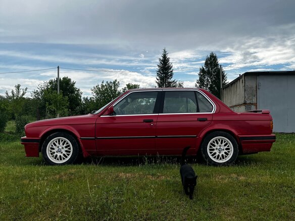 1986 BMW 3 серии 318i II (E30), красный, 680000 рублей - вид 5