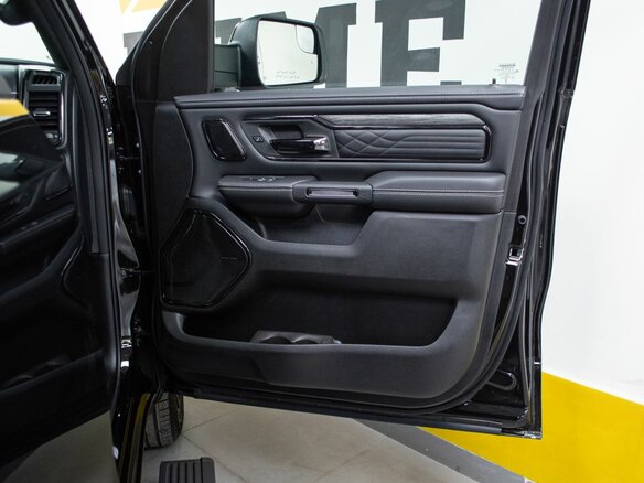 2026 Ram 1500 Crew Cab V Рестайлинг, чёрный, 10499000 рублей - вид 25