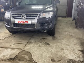 2007 Volkswagen Touareg I Рестайлинг, чёрный, 900000 рублей, вид 1
