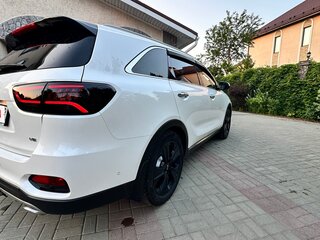 2018 Kia Sorento III Prime Рестайлинг, белый, 2370000 рублей, вид 4