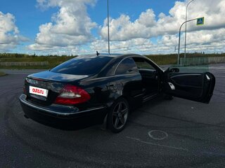2007 Mercedes-Benz CLK-Класс 200 II (W209) Рестайлинг, чёрный, 990000 рублей, вид 3