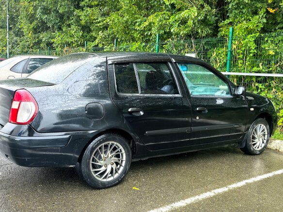 2007 Renault Symbol I Рестайлинг 2, чёрный, 360000 рублей - вид 1