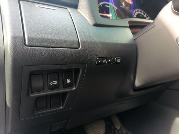 2010 Lexus RX 450h III, серебристый, 2399999 рублей - вид 10