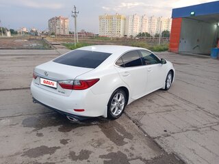 2017 Lexus ES 250 VI Рестайлинг, белый, 2300000 рублей, вид 4