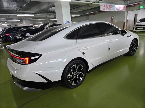 2024 Hyundai Sonata VIII (DN8) Рестайлинг, белый - вид 3