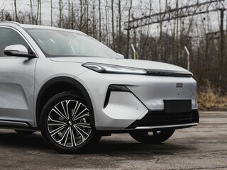 2026 Geely EX5 Гибрид EM-i, серебристый, 3935290 рублей, вид 4
