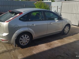 2009 Ford Focus II Рестайлинг, серебристый, 755000 рублей, вид 3
