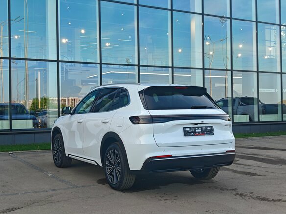 2026 Geely EX5 Гибрид EM-i, белый, 3829990 рублей - вид 7