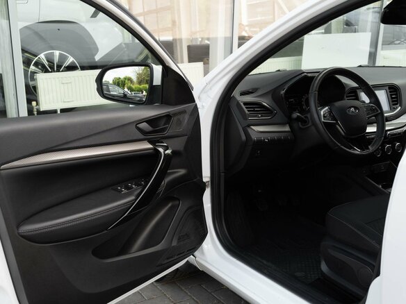 2023 Lada (ВАЗ) Vesta I Рестайлинг (NG), белый - вид 6