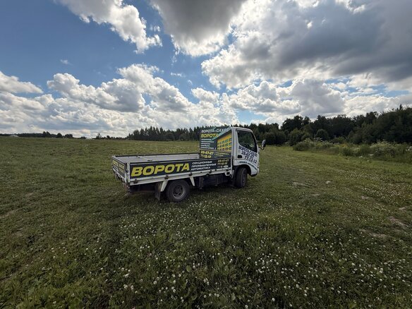 2002 Toyota Dyna, белый, 900000 рублей - вид 2