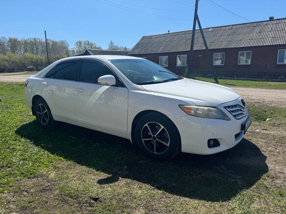2009 Toyota Camry VI (XV40) Рестайлинг, белый, 1150000 рублей - вид 3