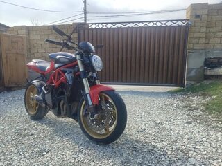 MV Agusta Brutale 910