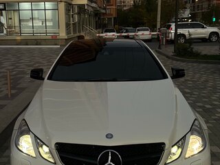2011 Mercedes-Benz E-Класс 200 7G-Tronic IV (W212, S212, C207), белый, 1380000 рублей, вид 3