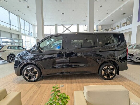 2025 Volkswagen Caravelle T7, чёрный, 11990000 рублей - вид 2