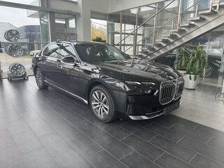 2025 BMW 7 серии 740i xDrive VII (G70), чёрный, 13200000 рублей, вид 2