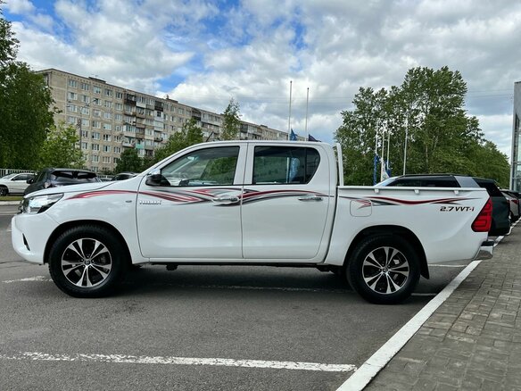 2021 Toyota Hilux VIII Рестайлинг 2, белый, 3100000 рублей - вид 3