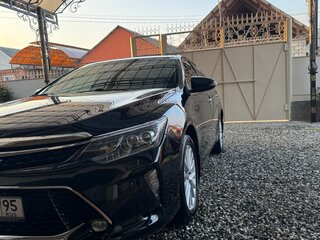 2015 Toyota Camry VII (XV50) Рестайлинг, чёрный, 1940000 рублей, вид 3