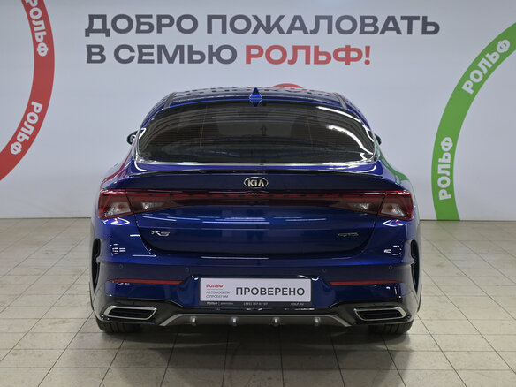 2021 Kia K5 III, синий, 2920000 рублей - вид 4