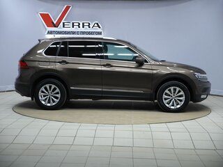 2017 Volkswagen Tiguan II, коричневый, 2070000 рублей, вид 4
