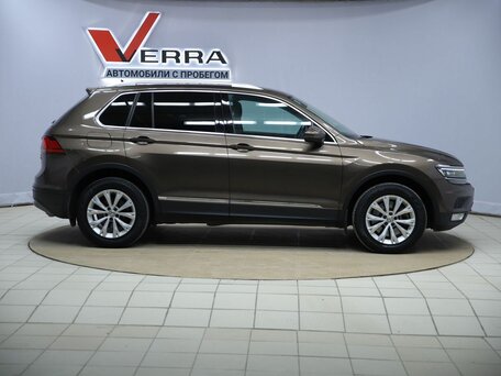 2017 Volkswagen Tiguan II, коричневый, 1990000 рублей, вид 4