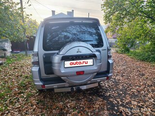 2011 Mitsubishi Pajero IV Рестайлинг 1, серебристый, 1800000 рублей, вид 3