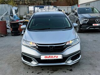 2018 Honda Fit III Рестайлинг, серый, 1049000 рублей, вид 1
