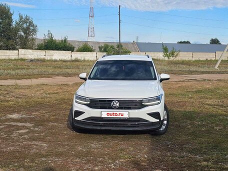 2021 Volkswagen Tiguan II Рестайлинг, белый, 2650000 рублей, вид 2