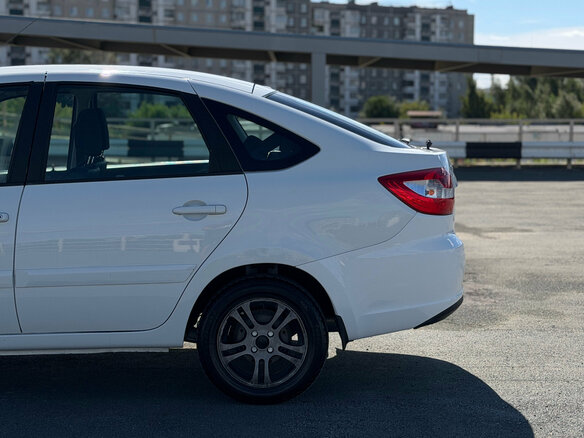2015 Lada (ВАЗ) Granta I, белый - вид 11