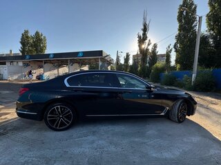 2017 BMW 7 серии Long 730Ld xDrive VI (G11/G12), чёрный, 3250000 рублей, вид 4