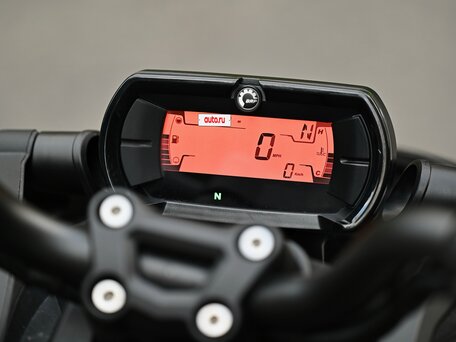 2023 BRP Can-Am Spyder, чёрный, 1800000 рублей, вид 3