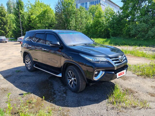 2020 Toyota Fortuner II, чёрный, 5000000 рублей, вид 3